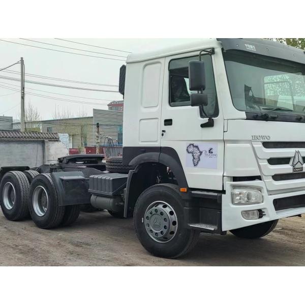 Sinotruck HOWO Tractor Truck 6*4 in White 10 Wheels Hot Sales