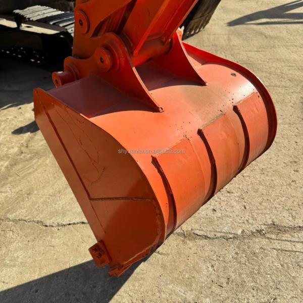 7Ton used HITACHI ZX70 excavator with small amount of working hours and good condition