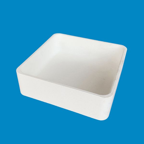 Alumina ceramic crucible in industrial setting