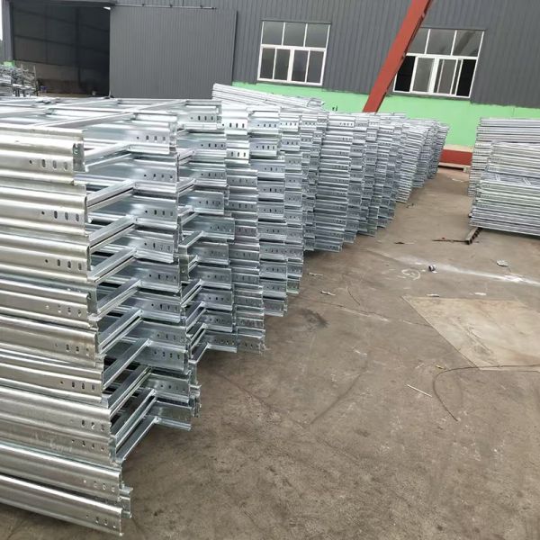 3m-6m Length Hot Dip Galvanized Cable Tray Wall Mount / Floor Mount Installation Steel Material