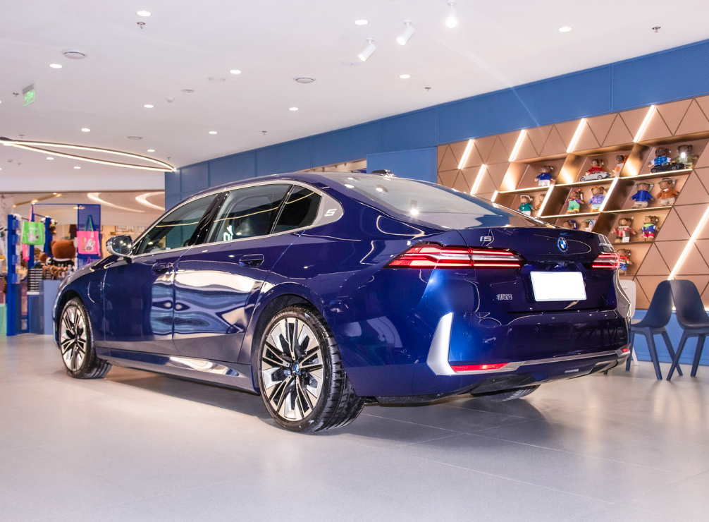 Book Ternary Lithium Ion Battery BMWs I5 2024 eDrive 35L Luxury Pure Electric Cars Energy Vehicle EV Car for Battery Type