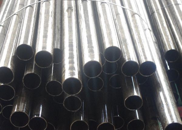 Cheap ASTM A179 Stainless Carbon Steel Seamless Pipe , ST35 / E215 Cold Drawn Low Carbon Pipes for sale