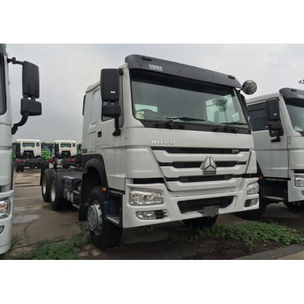 Howo Tractor Trailer Truck LHD 10 Wheels HW 79 High Roof Cab 102 Km / H