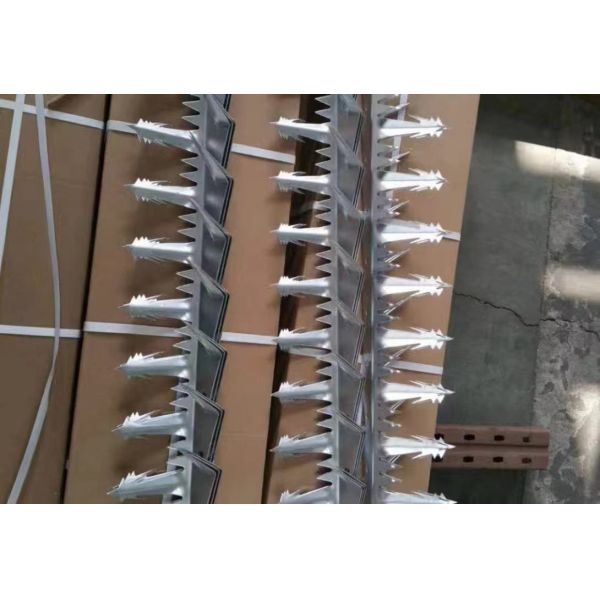Anti Climb Fence Security Wall Spikes Single Razor Type With Galvanized / Powder Coated Surface Treatment