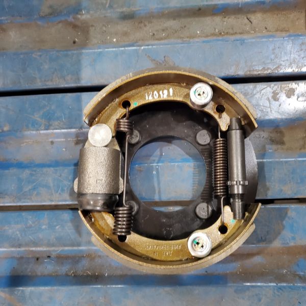 750kg 7''X2-1/4'' EU Hydraulic Brake Assembly For Trailer Axle