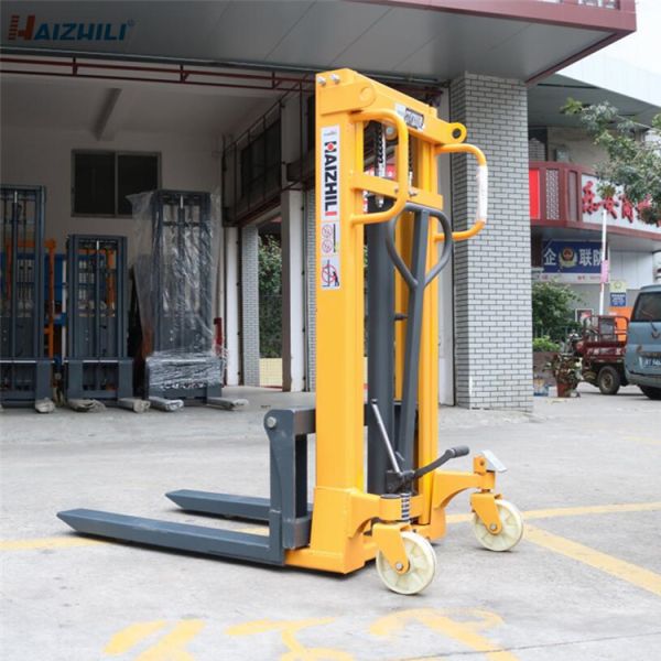 2000kg 2000mm Manual Forklift Stacker Double Mast Type Smooth Operation