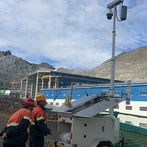 Portable Solar Light Tower Tilt 90° Electric Surveillance Light Tower Outdoor Light Tower