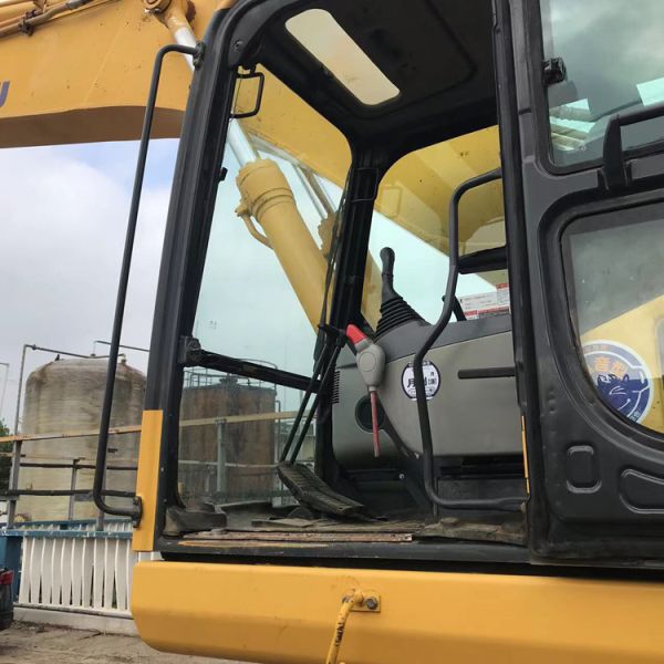 Made in Japan 40 Ton Used Komatsu PC400-8 Excavator with Original Hydraulic Valve