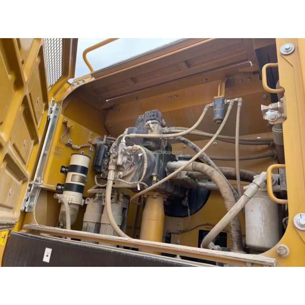 Low price sale of original hydraulic track type Sany SY650 second-hand excavator and hook machine