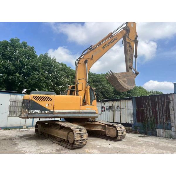 Hydraulic tracked excavator, original Hyundai 225-9T excavator Discounted Price