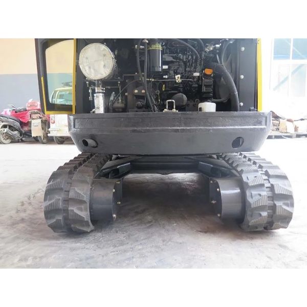 Farmland 3t Mini Digger Small Digging Equipment High Efficiency