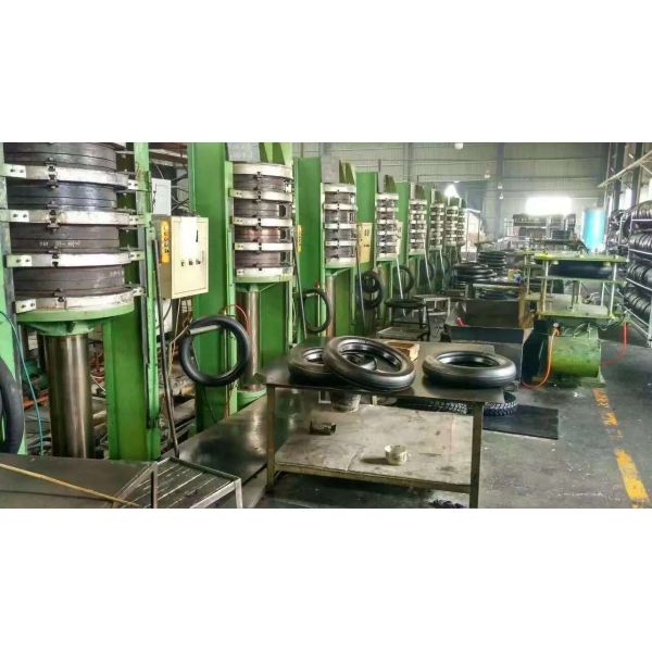 4-8 Tire Hierarchy 4.00-12 300-17 70/80-17 Motorcycle Tires Model for Taiwan Market