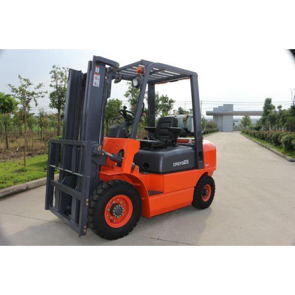 CPQYD25 Lp Gas Forklift Truck 2.5 Ton 100mm Fork Width 1070mm Fork Length