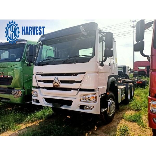 Radial 12.00R20 Tyres 6x4 HOWO Fuel Tank 400L RHD Prime Mover Truck