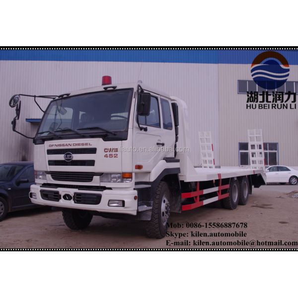 Ud Nissan 6x4 320hp DND3241CWB452H Flatbed Truck Euro 3 Emission Standard