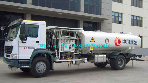 Powerful 4x4 6 Wheelers Airport Fuel Truck , Mobile Aviation Fuel Trailer 10000L