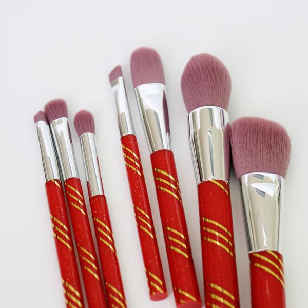 Passionate Red Cosmetic Makeup Brush Set 7 Pieces Patterned Plastic Handle