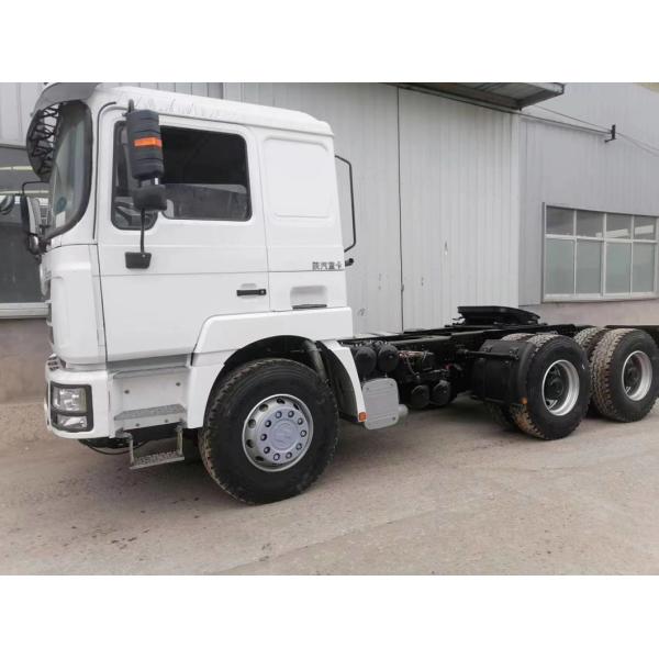 Hand 6X4 Sinotruck HOWO Manual Trucks Head Used Tractor Truck with Radial Tire Design