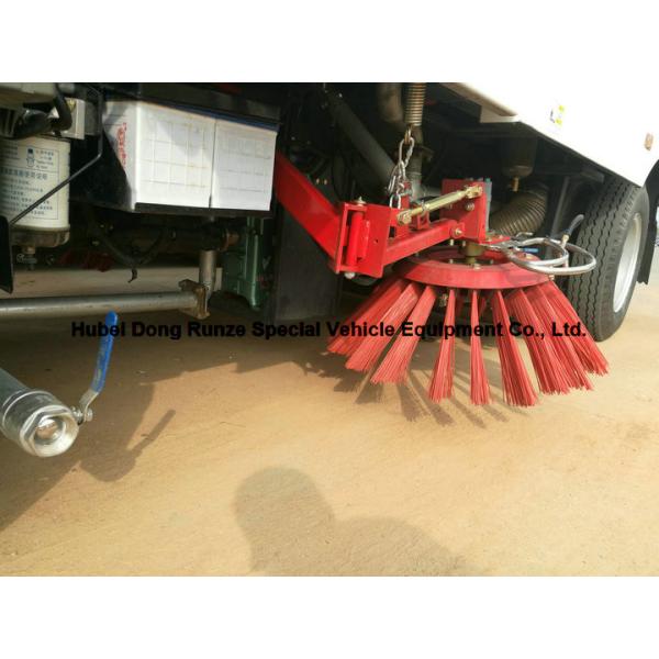 Multifunctional ISUZU Road Cleaning Truck , Vacuum Broom Sweeper Truck