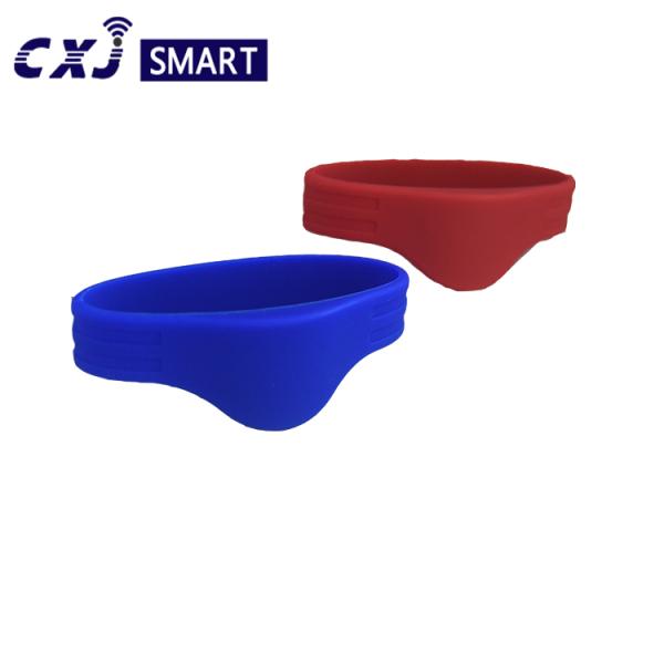 Waterproof RFID NFC Bracelet , NFC Silicone Wristbands For Access Control