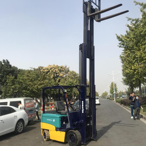 Energy saving Komatsu 2.5 Ton Used Diesel Forklift Used Electric Forklift for industry