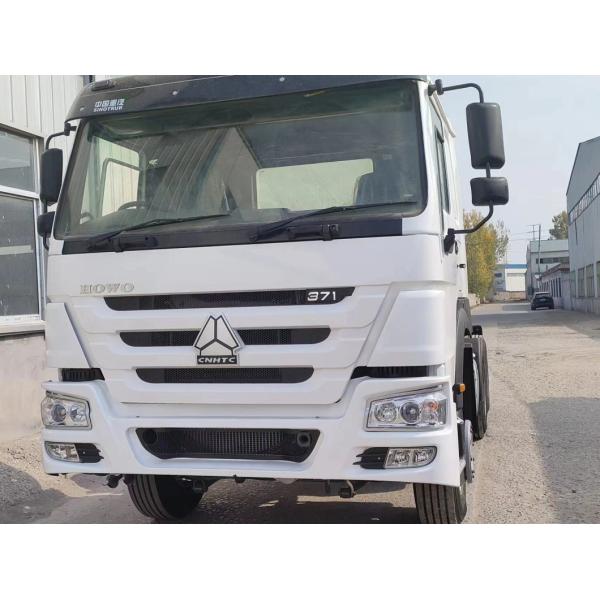 Right-Hand Drive Sinotruk Tractor Truck 6*4 White Color 6800*2496*2950mm Seats ≤5