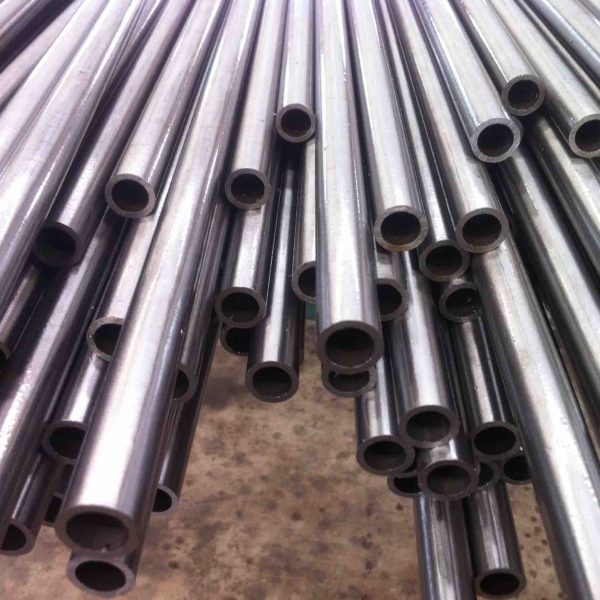 Welded Polished 304 Stainless Steel Tubing , Flat Surface Cold Rolled Steel Pipe