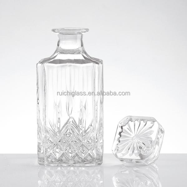 Hot Stamping Square Shape Glass Container Perfume Bottles for Beverage Packaging