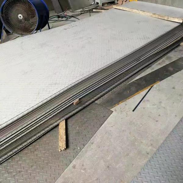 ASTM 201 304 Stainless Steel Sheet Metal 430 310S 316 321 304 Embossed Checkered Anti Print Finger Perforated