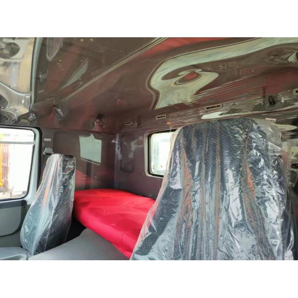 Heavy Duty Sinotruk HOWO 6X4 10 Wheeler Used Tractor Truck in Blue