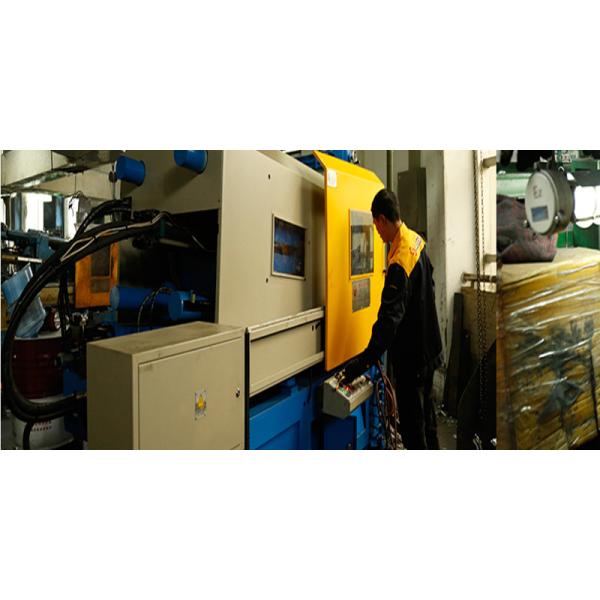 Silver Cloth Hanging Hooks , Zinc Alloy Wall Mounted Coat Hooks Classical Jacket Hander Hooks