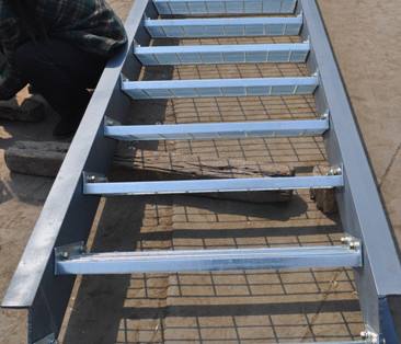 Antiskid Serrated Steel Grate Stair Treads Corrosion Resistant