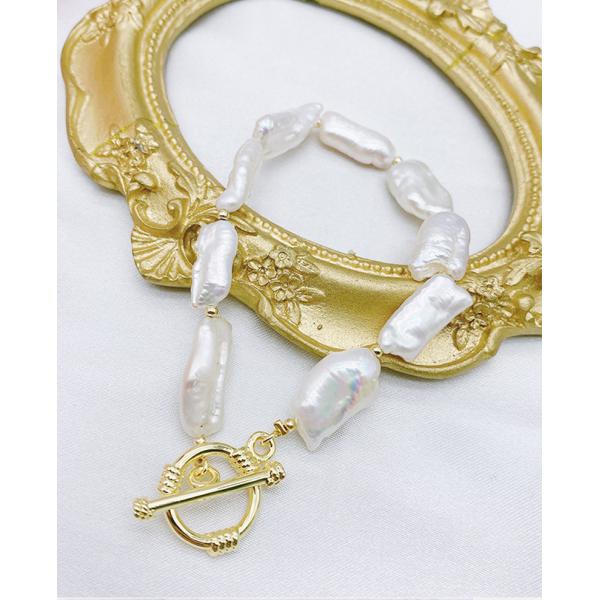 Baroque Pearl Coin Portrait Pendant Necklace for Women Vintage Link Chain Necklace Natural Baroque Pearl necklace