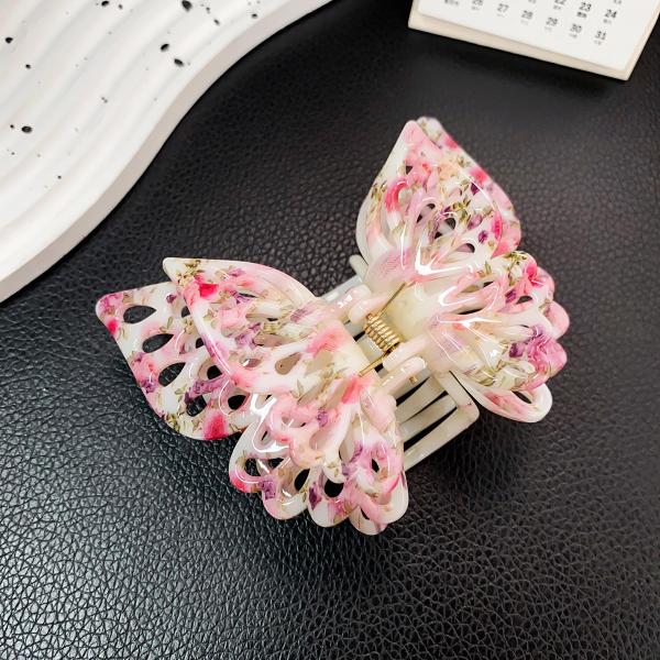 Double hollowed plastic butterfly claw clip
