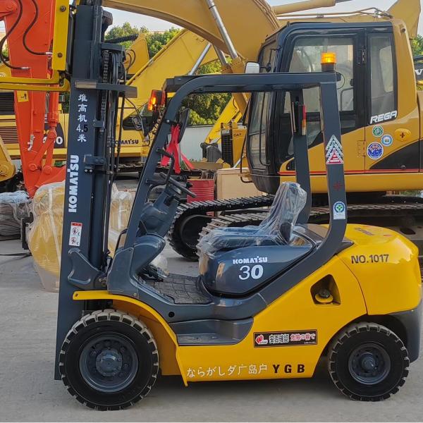 Komatsu FD30 Forklift 3 Ton Diesel Forklift Used Automatic Lifting Machine Second Hand