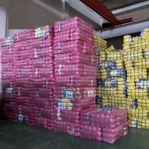 Premium Quality 100kg Bale Japan Used Sports Branded Vintage Clothes Outdoor Clothes Bales Used Clothes Brand Jacket Cheap Designer Used Woman Clothes