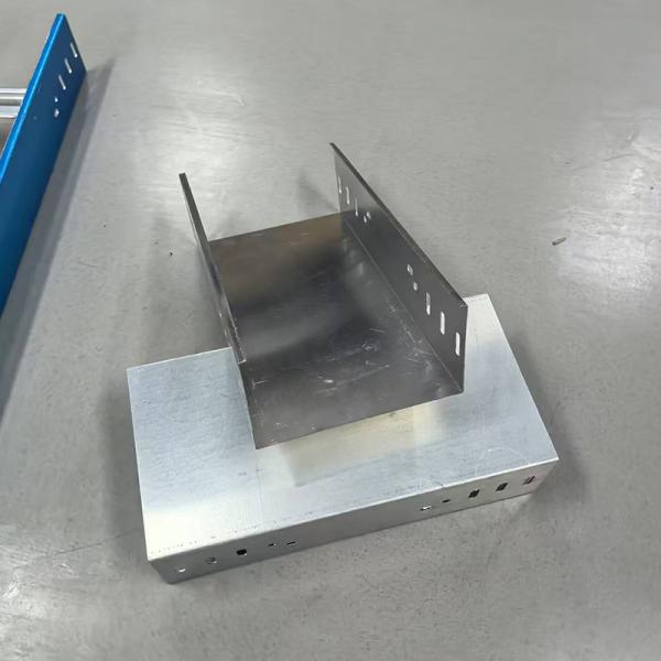 1.0mm-3.0mm Thickness Aluminum Conductive Cable Tray Outdoor Indoor Solid Bottom Cable Tray