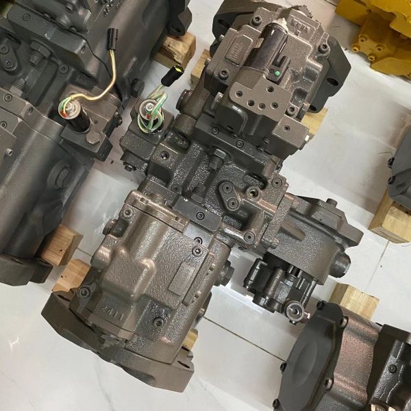 Close-up view of K3V180DTP100R-9N5A-A Axial Piston Pump