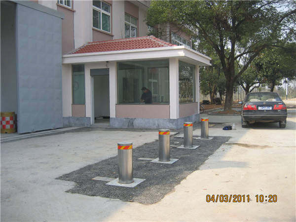 Customized Durable Retractable Automatic Rising Bollards With 275mm Diameter