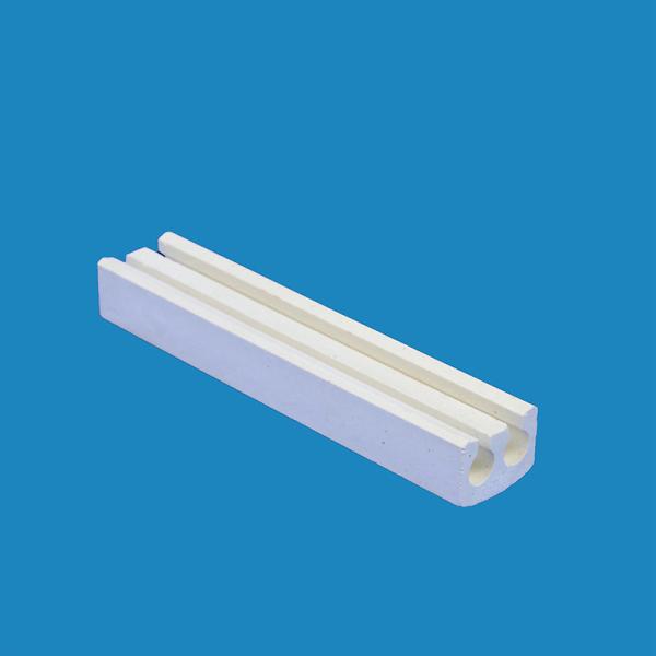 High Temperature Resistance Corundum Mullite Ceramic Refractories Specific Heat 1100-1300 J/Kg.K