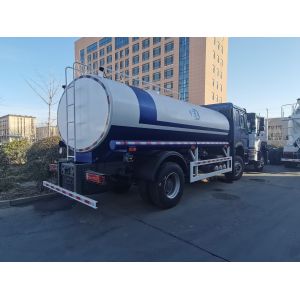 China HOWO SINOTRUK Water Tank Truck 300HP Tank Transport on sale