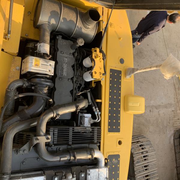 Japan Used Komatsu PC210 Crawler Excavator with Original Color at Affordable