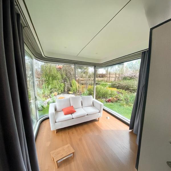 Modern Luxury Mobile Space Capsule House Green Steel House