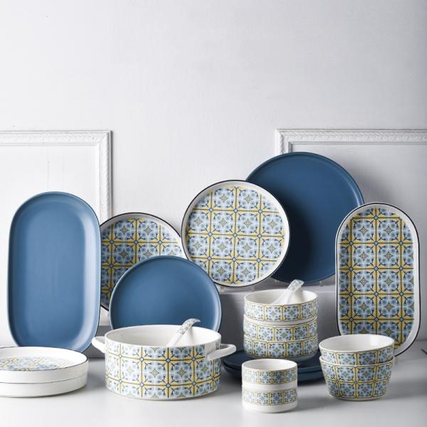 Modern Design Style Christmas Ceramic Dinner Set Under Glazed Porcelain Gift Set