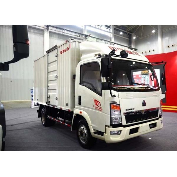 Light Duty Commercial Trucks / Delivery 17 Foot Box Truck With Low Fuel