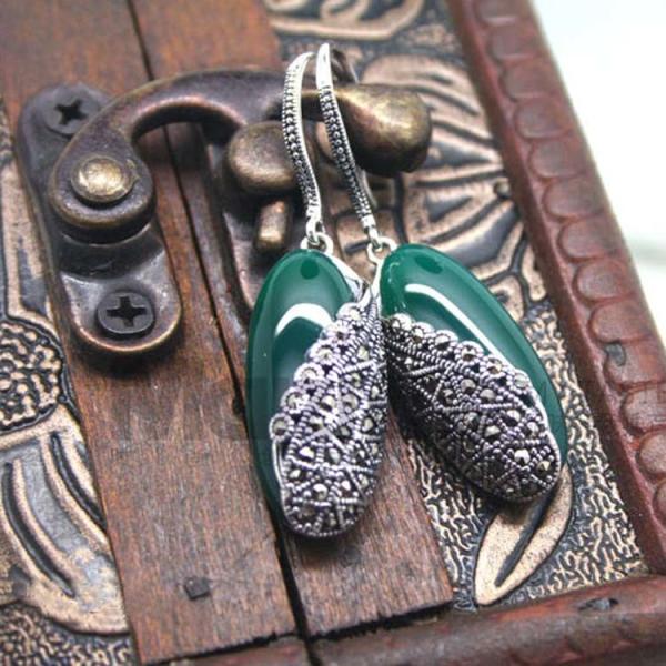 Thai Sterling Silver Green Agate Marcasite Dangle Earring (E12287GREEN)