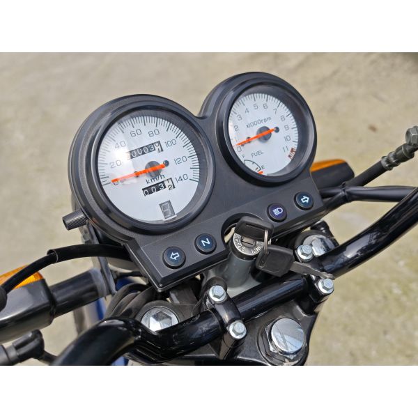 Chain Driven 200cc Chopper Sport Motorcycle With Front Bumper Rear Rack 15L Fuel