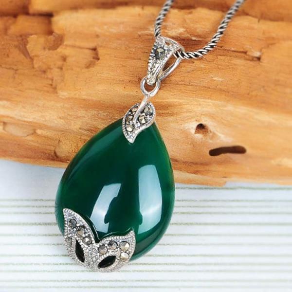 Thai Silver Jewelry Green Agate with Marcasite Pendant Necklace (N12034GREEN)