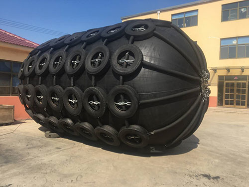 Anti Explosion 2.5x4.0m Pneumatic Rubber Fenders For Boats