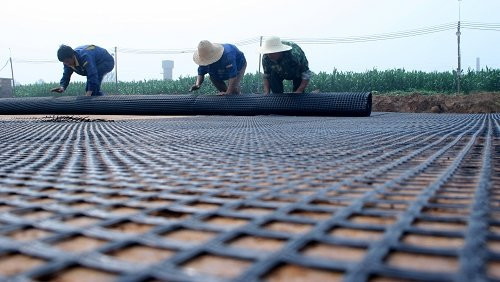 Creep Resistant Polyester Geogrid Geosynthetic Material In Soft Foundation 50-100m Length